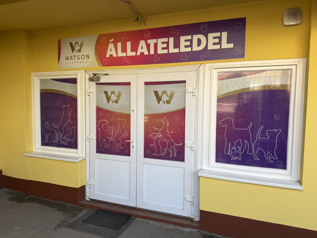 A Watson Petfood bejárata Diósdon, a Balatoni út 6. alatt